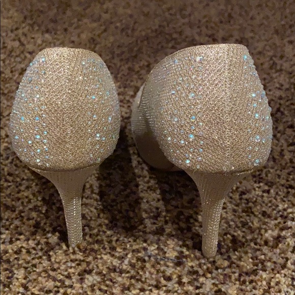 High Heels - Picture 3 of 6